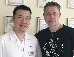 Денис Рожков в клинике «Доктор Чой»